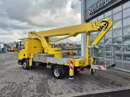 Plataforma sobre camión 2007  MAN TGL 8.150 4x2 Bison Palfinger TKA 30 (9)