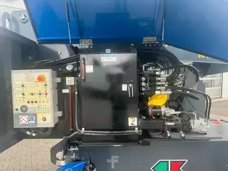 Plataformas articuladas 2021  Aichi SP 14 DJ / 1.178h / Arbeitshöhe: 15,9m (16)