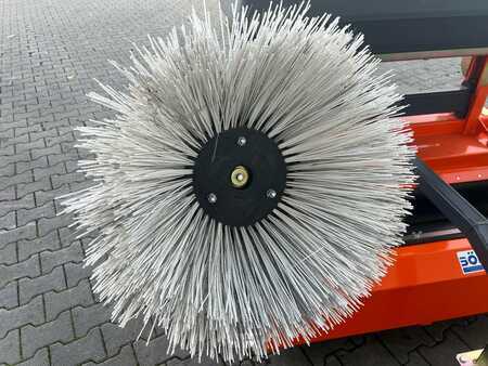 Fejemaskiner 2023  Bema 20 BK Kehrmaschine / Kramer 5040 / 2023 / NEU (15)