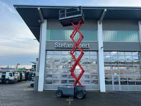 Piattaforme aeree a pantografo 2004  Genie GS 2668 / 2.465h / Allrad / Arbeitshöhe: 9,90m (13)