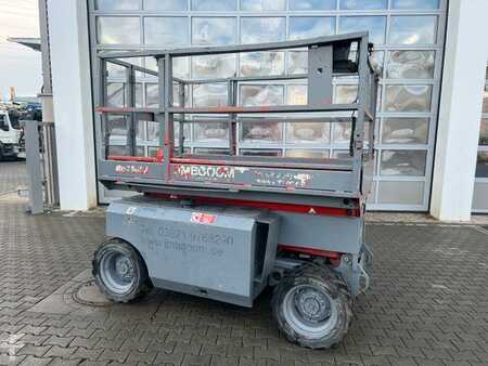 Piattaforme aeree a pantografo 2004  Genie GS 2668 / 2.465h / Allrad / Arbeitshöhe: 9,90m (2)