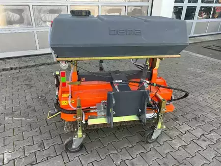 Máquina barredora 2023  Bema 20 BK Kehrmaschine / Kramer 5040 / 2023 / NEU (8)