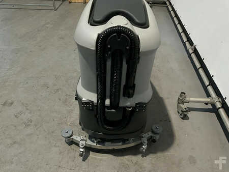 Balayeuse 2025  Kremer KR FR 70 Opzit Schrobmachine (7)