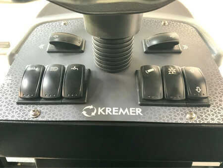 Lakaisusukoneet 2025  Kremer KRS 100 veegmachine met cabine (13)