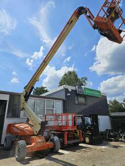 Knikarmhoogwerker  JLG M600JP (1)