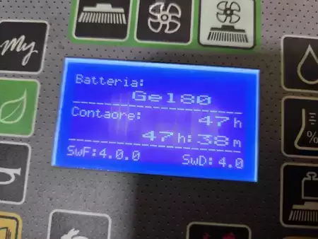Stroj na drhnutí a vysávání 2021  RCM Giga 802 (5)