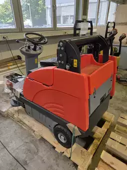 Zametací sací stroj 2025  Hako Sweepmaster B980 RH (2)
