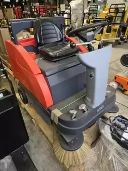 Zametací sací stroj 2025  Hako Sweepmaster B980 RH (4)