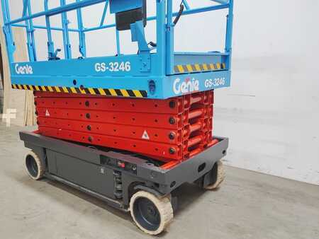 Plataforma Tijera 1999  Genie GS3246 (8)