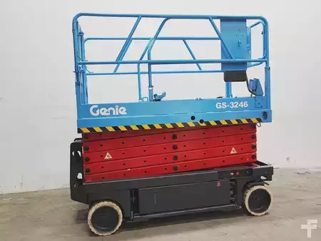 Pracovní plošina s nůžkovým zdvihem 1999  Genie GS3246 (2)
