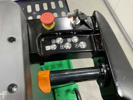 Scherenarbeitsbühne 2024  HANGCHA CJD02 (6)