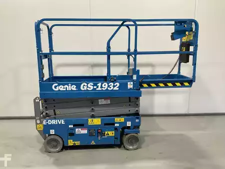 Scherenarbeitsbühne 2022  GENIE GS-1932 (2)