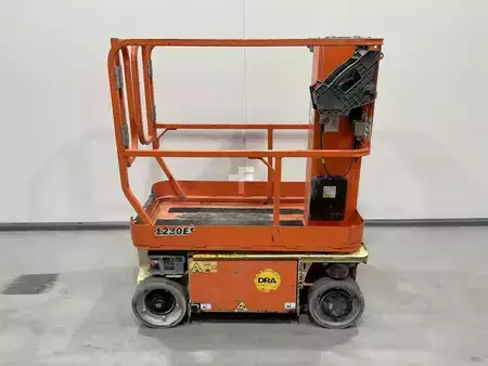 Schaarhoogwerker 2015  JLG 1230ES (1)