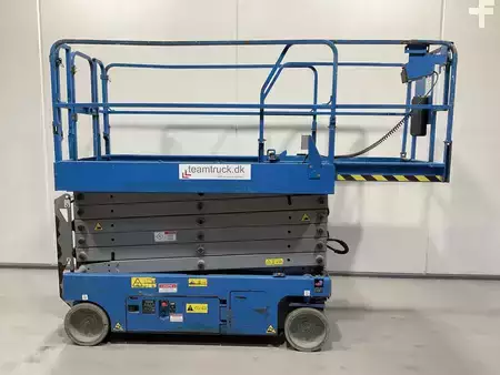 Piattaforme aeree a pantografo 2015  Genie GS-4047 (2)