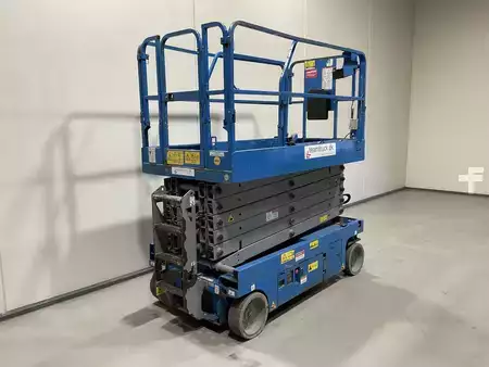 Piattaforme aeree a pantografo 2015  Genie GS-4047 (3)