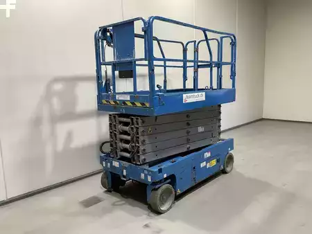 Piattaforme aeree a pantografo 2015  Genie GS-4047 (5)