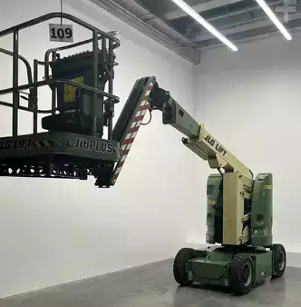 Piattaforme aeree articolate 2013  JLG E300AJP (2)