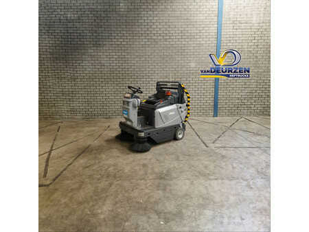 Sitte-på feiemaskiner 2023 Meijer VR1300HD (1)