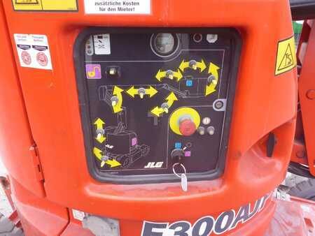 Kloubová pracovní plošina 2010  JLG JLG E300 AJP (4)