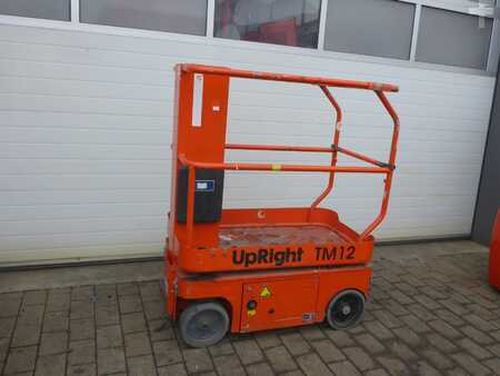 Kolmo zvedaná plošina  Upright  (1)