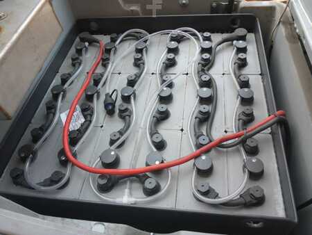 Autolaveuse aspirante  Dulevo RO 25-100 (4)