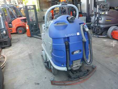Autolaveuse aspirante  Dulevo RO 25-100 (5)