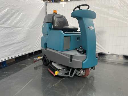Ride on Scrubber Dryer 2022 Tennant T7 DEMO! (1)