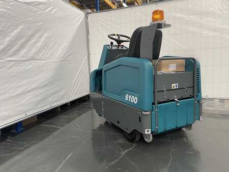 Ride On Vacuum Sweeper 2022  Tennant 6100  (3)