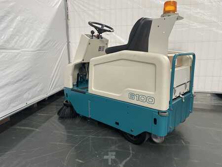 Ride On Vacuum Sweeper 2016 Tennant 6100 E Reconditioned (3)
