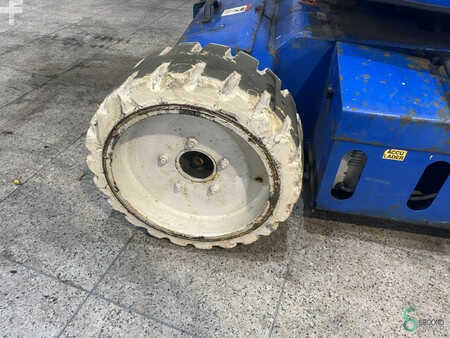 Autres 2005  UpRight AB38 (10)