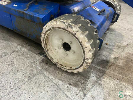 Autres 2005  UpRight AB38 (12)