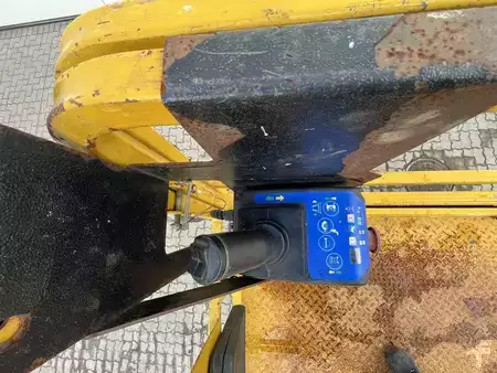 Piattaforme aeree a pantografo 2018  GMG 4046-ED (3)
