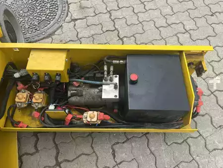 Piattaforme aeree a pantografo 2019  GMG 4046-ED (8)