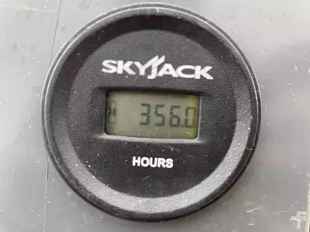 Speciális készülékek 2022  Skyjack SJ16 (11)