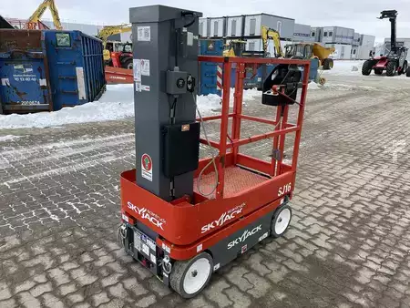 Speciális készülékek 2022  Skyjack SJ16 (4)