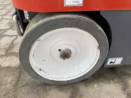 Speciális készülékek 2022  Skyjack SJ16 (7)