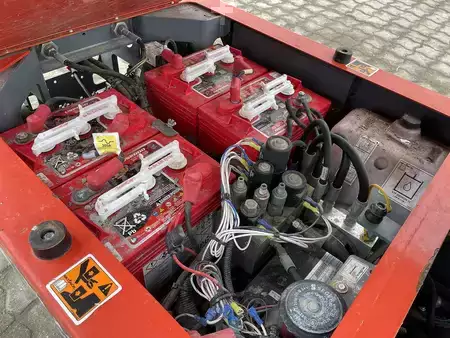 Speciális készülékek 2022  Skyjack SJ16 (8)