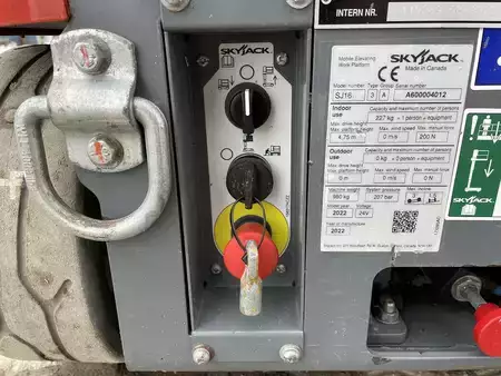 Speciális készülékek 2022  Skyjack SJ16 (9)