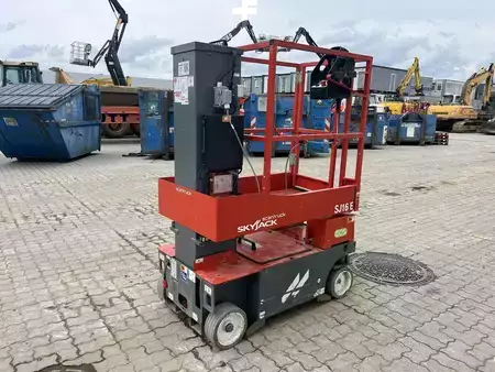 Apparecchiature speciali 2022  Skyjack SJ16 E (5)