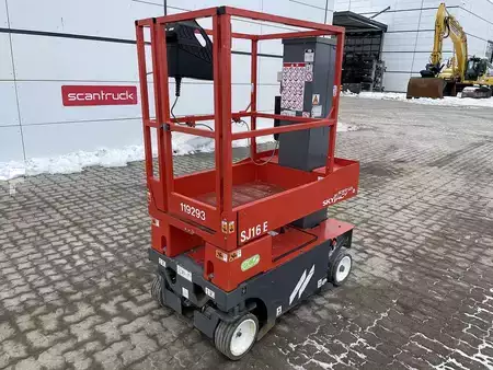 Apparecchiature speciali 2022  Skyjack SJ16 E (1)