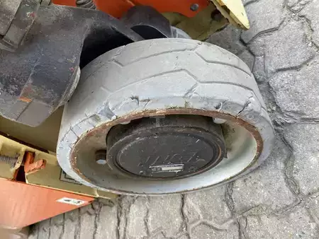 Erikoislaiteet 2016  JLG 1230ES (6)