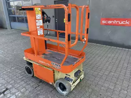 Erikoislaiteet 2016  JLG 1230ES (2)