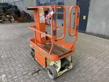 Erikoislaiteet 2015  JLG 1230ES (2)