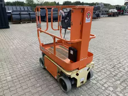 Erikoislaiteet 2015  JLG 1230ES (5)