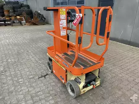 Erikoislaiteet 2016  JLG 1230ES (2)