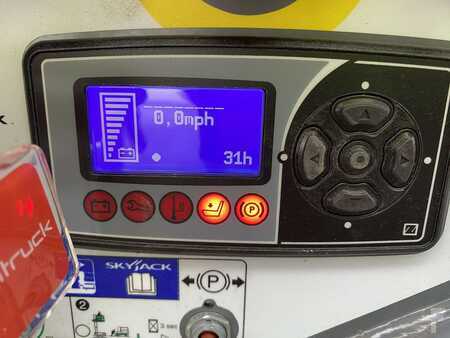 Speciální stroje 2023  Skyjack SJ20E (10)