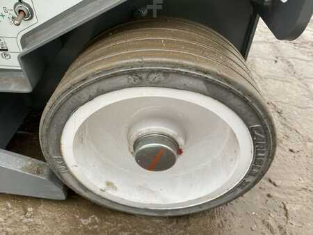 Speciální stroje 2023  Skyjack SJ20E (6)