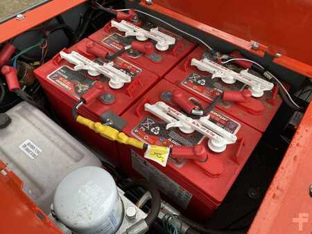 Speciální stroje 2023  Skyjack SJ20E (8)