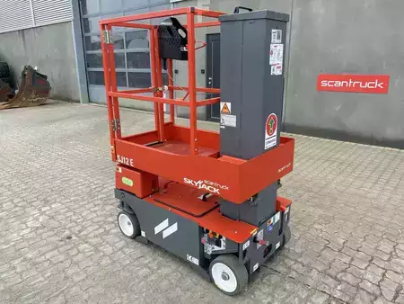 Speciale hoogwerker 2025  Skyjack SJ12 E (2)