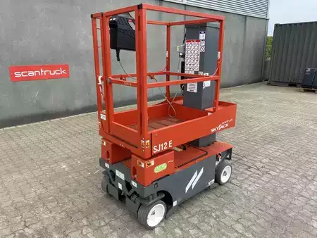 Speciale hoogwerker 2025  Skyjack SJ12 E (1)